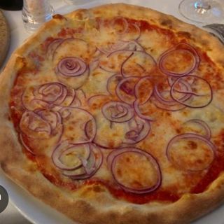 Pizza gorgonzola e cipolla