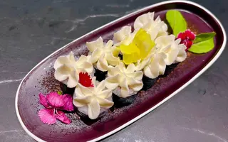 203.- Maki Salmon Con Philadelphia