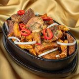 ოჯახური ღორის ხორცით