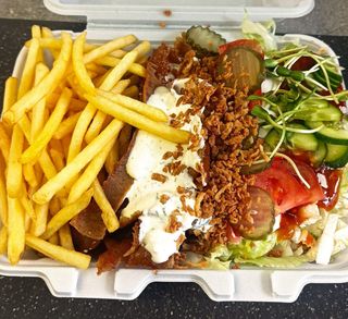 Zestaw obiadowy z kebabem