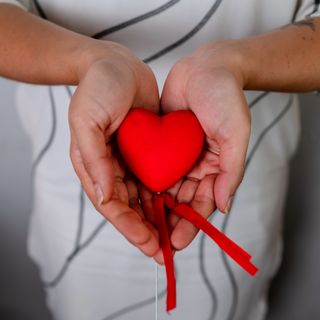 INIMIOARA CATIFEA PE BAT