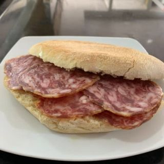 Mollete Salchichón Ibérico