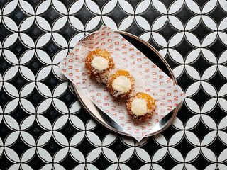 Arancini Mozzarella z Calamansi Aioli