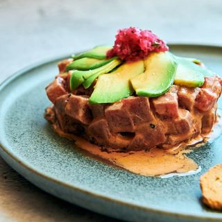 tartar de atún en salsa escabechada
