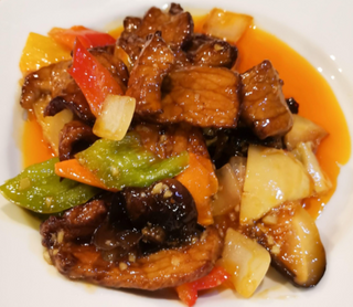 Vaca com Bambú e Cogumelos