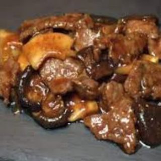 46. Ternera Con Bambú Y Setas Chinas