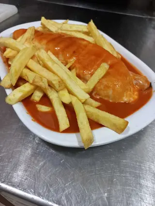 Cachorro com Molho Especial