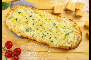 Pinsa Quattro Formaggi