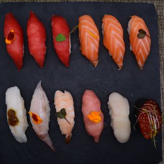 Nigiris 12piezas variado