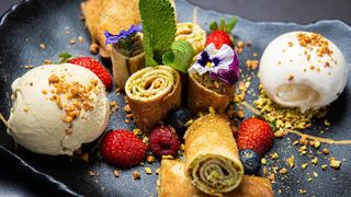 Clatite cu fistic si cataif