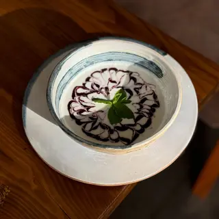 Мацоні з ягодами (200г)