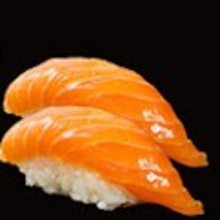 42. Nigiri De Salmón