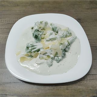 Броколи с четири сирена