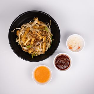 Makaron smażony z tofu