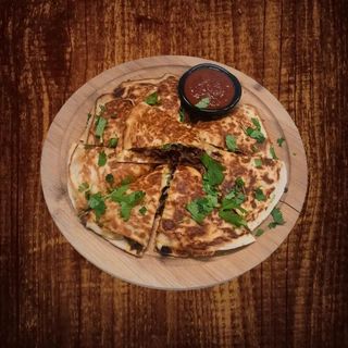 QUESADILLA WOŁOWINA.