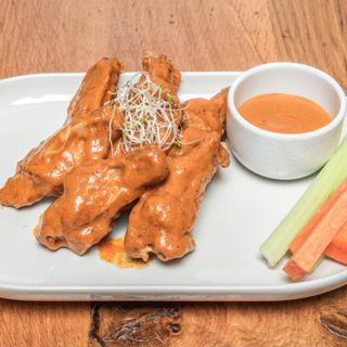 Alitas Bravas (8 Und)