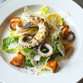 Салата Цезар с Калмари