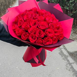 Buchet 35 de trandafiri rosii
