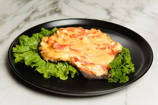 Говядина под сыром и овощами (250г)