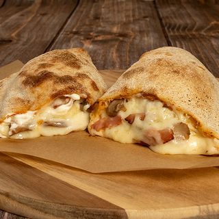 Calzone Carbonara