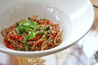 Рисова локшина з овочами