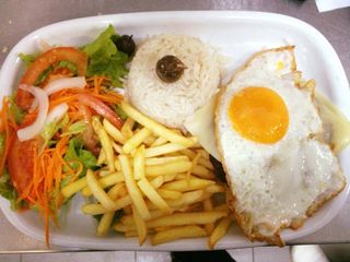 Hamburguer com Queijo e Ovo