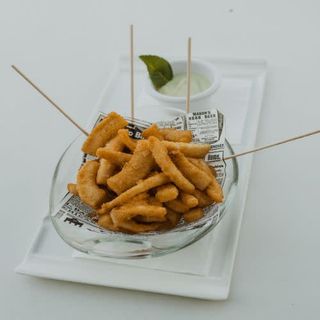 Calamares Fritos Con Ali Oli De Menta
