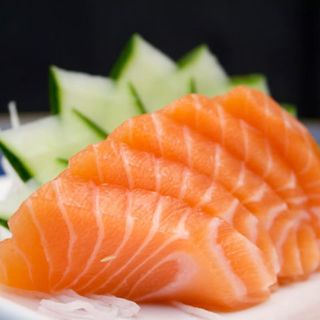 Sashimi de salmón