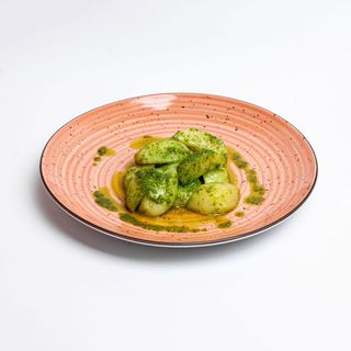 Картопля відварна з соусом песто (200г)