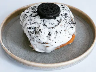 Cinnamon Roll Oreo (125g)