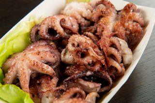 Caracatiță baby la grătar