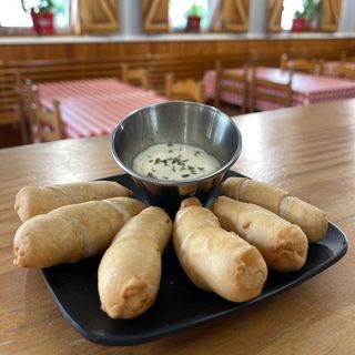 Tequeños de queso con salsa alioli (6 Uds.)