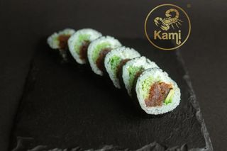 Futomaki z tatarem z tuńczyka