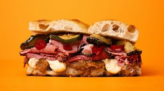 F08: Pastrami con crema de patata