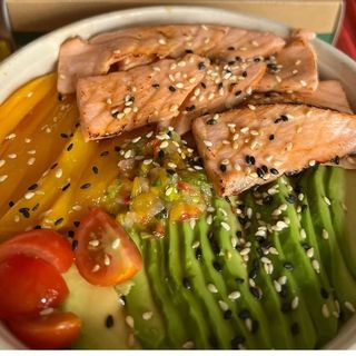Poke De Salmon