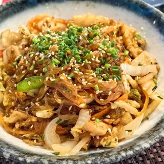 23B.- Wok Tallarines De Arroz Con Pato