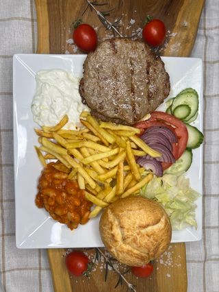 Свински кюфтета с гарнитура (400г)