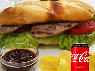Combo Choripan con lechuga y tomate + 1 refresco