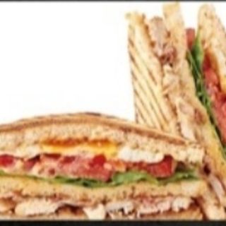 147. Sandwich de pollo