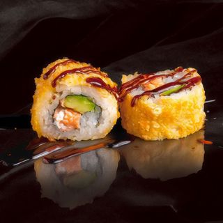 117. Uramaki de Salmón Frito (4 Pzs.)