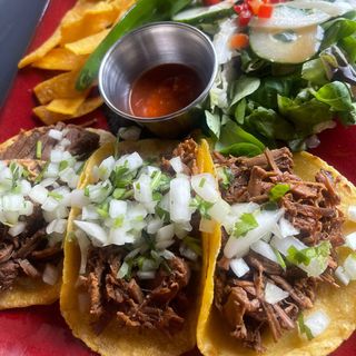Tacos De Chicharrón con guacamole