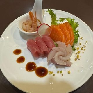 106. Sashimi  Misto - 11 pezzi