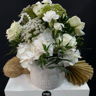  Composition florale blanche 