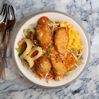 Salade au Poulet Pané