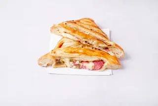 Chaczapuri ser i salami