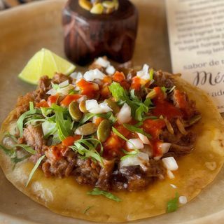 3 unidades de Taco de Barbacoa de res (vaca)