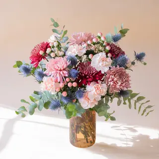 Ramo De Flores Azules Y Burdeos – El Merlot
