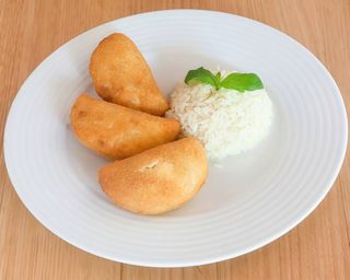 Rissóis de Carne com Arroz