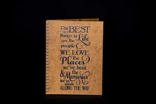 Agenda A5 din lemn cu mesaj