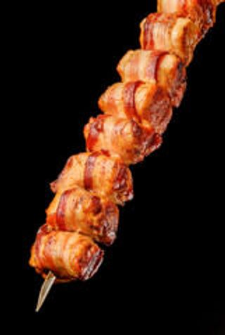 Пилешко шишче с бекон (120г)